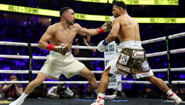 Teófimo López destrona a Rolly Romero y se corona campeón mundial en tres divisiones