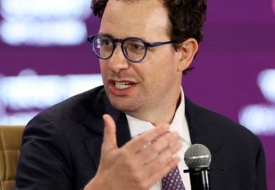 El CEO de Anthropic pide frenar la carrera de la IA y recibe el respaldo de Sam Altman y Elon Musk