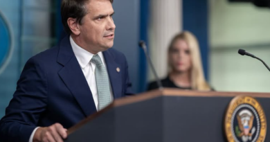 Gobierno de Trump busca retirar la ciudadanía estadounidense a 40 personas por presunto fraude en su naturalización Gobierno de Trump busca retirar la ciudadanía estadounidense a 40 personas por presunto fraude en su naturalización