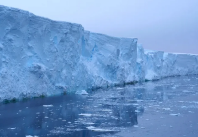 Científicos advierten que el glaciar del “fin del mundo” se derrite más rápido de lo previsto y amenaza con elevar el nivel del mar