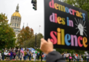Protestas “No Kings” se realizaron en todo Connecticut con un llamado a defender la democracia y promover el voto