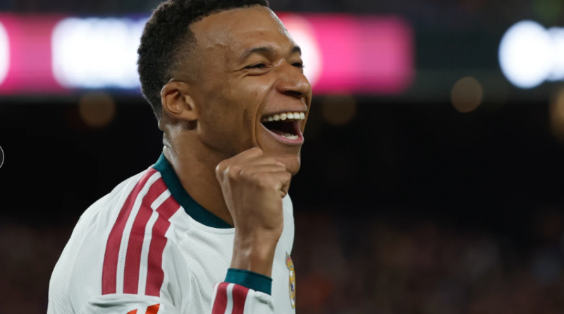 Mbappé brilla con un doblete y el Real Madrid vence 2-1 al Barcelona en el clásico