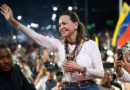 María Corina Machado regresa a Venezuela en medio de multitudinarias muestras de apoyo