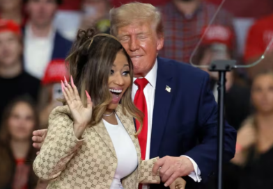 Trump causa polémica por comentario sobre la figura de Nicki Minaj durante mitin en Michigan