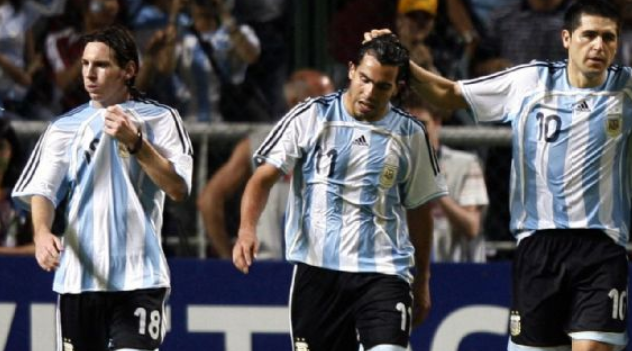 Carlos Tevez confirma que Messi y Riquelme jugarán en su partido de despedida